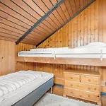 Delia - 300m From The Sea By Interhome Nyaraló
